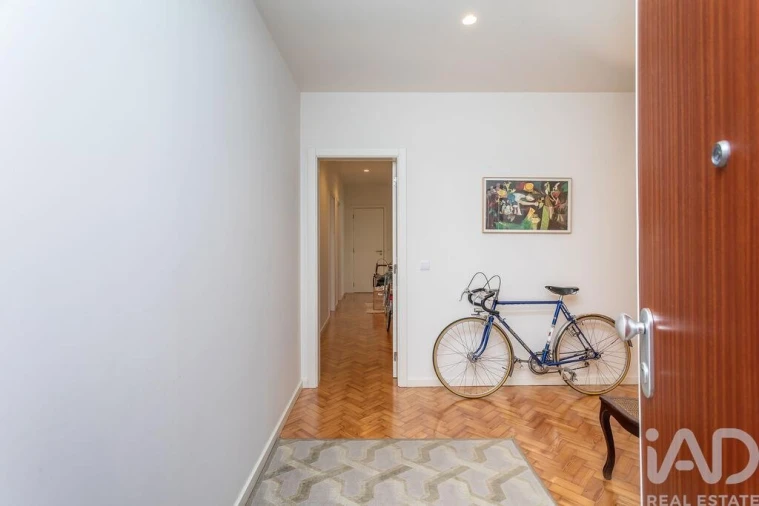 Apartamento T3 para Arrendamento em Areeiro Foto 6