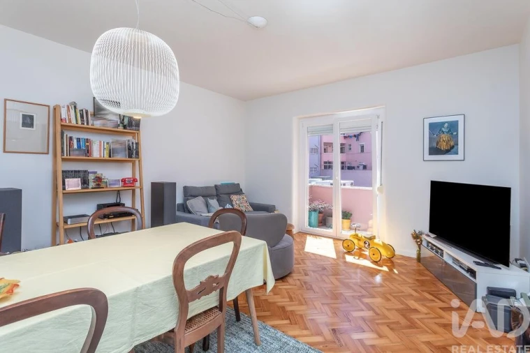 Apartamento T3 para Arrendamento em Areeiro Foto 2