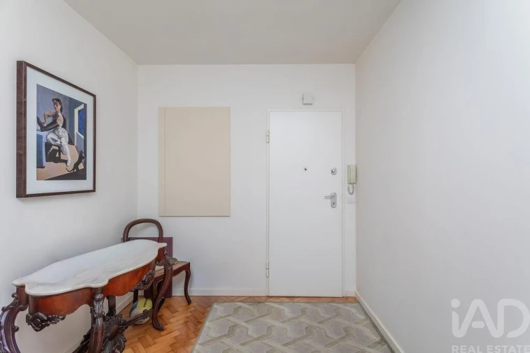 Apartamento T3 para Arrendamento em Areeiro Foto 5