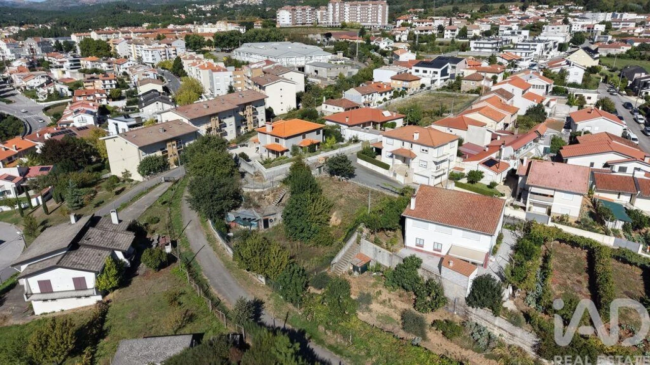 Terreno para Venda em Pena, Quintã e Vila Cova Foto 10