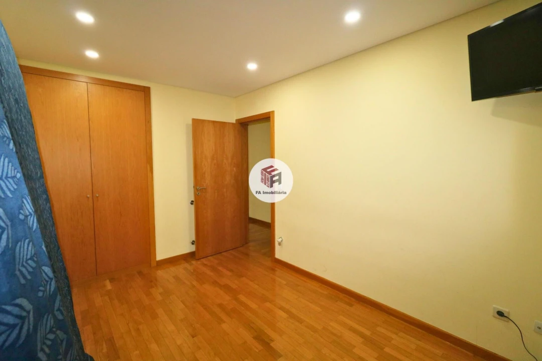 Apartamento T3 para Venda em Valongo Foto 13