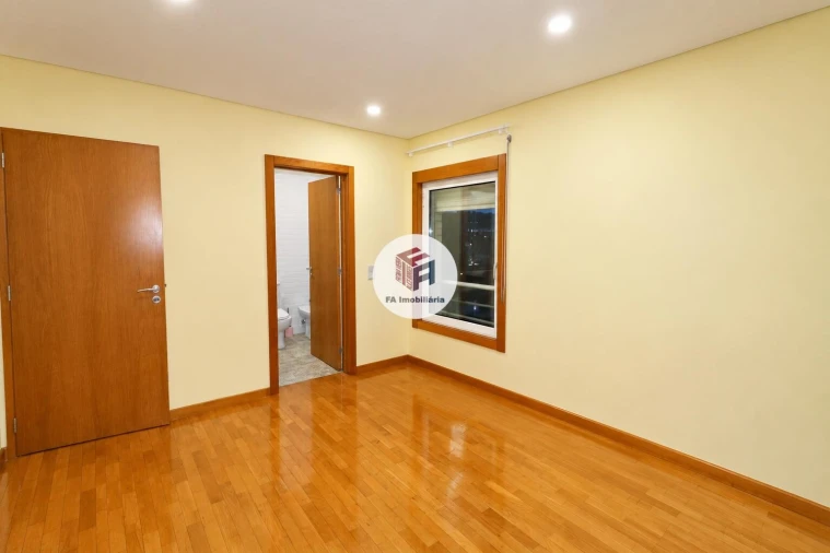 Apartamento T3 para Venda em Valongo Foto 16