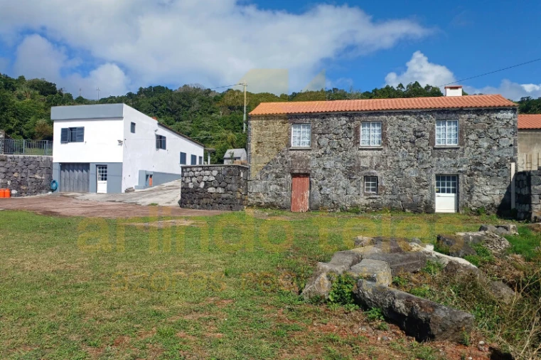 Moradia T3 para Venda em Ribeira Seca Foto 2