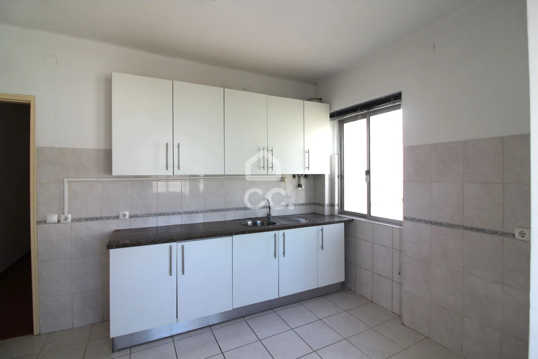 Apartamento T2 para Venda em Almada, Cova da Piedade, Pragal e Cacilhas Foto 1