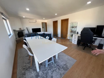 Moradia T4 para Venda em Guilhabreu
