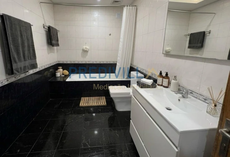 Moradia T4 para Venda em Guilhabreu Foto 10