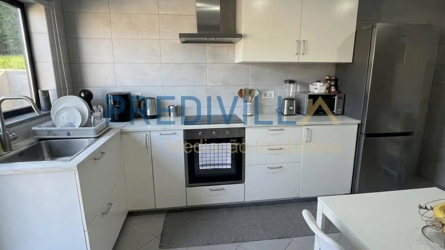 Moradia T4 para Venda em Guilhabreu