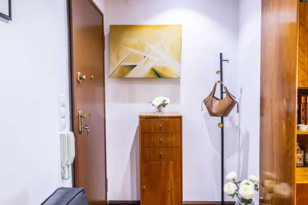 Apartamento T1 para Venda em Campolide Foto 2