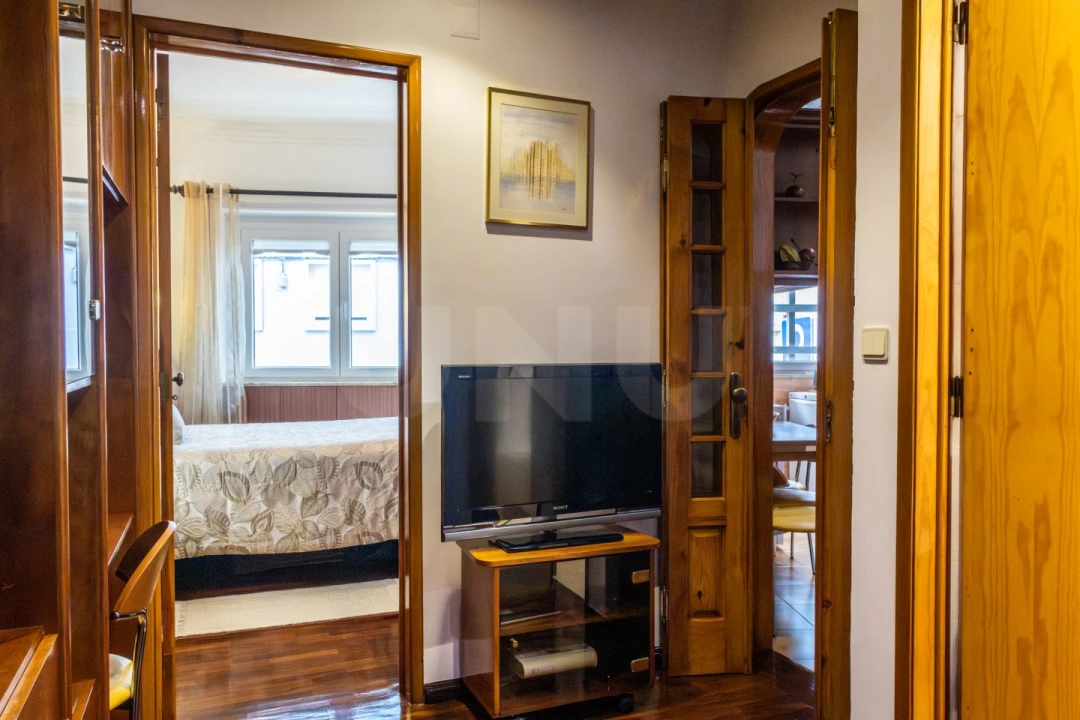 Apartamento T1 para Venda em Campolide Foto 9