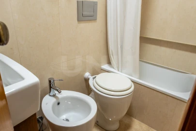 Apartamento T1 para Venda em Campolide