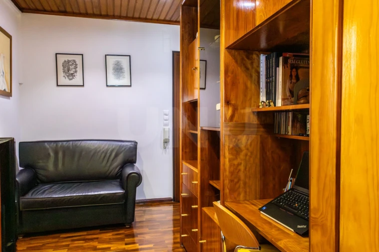 Apartamento T1 para Venda em Campolide Foto 5
