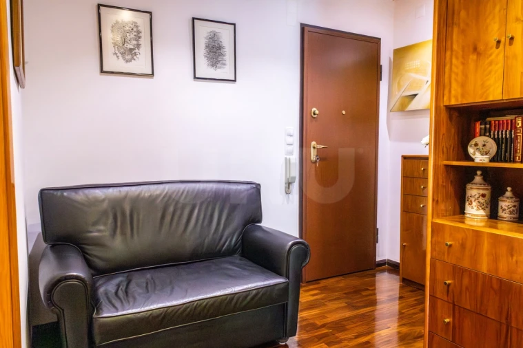 Apartamento T1 para Venda em Campolide Foto 6