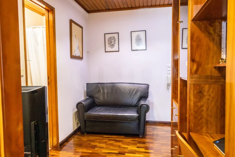 Apartamento T1 para Venda em Campolide Foto 7