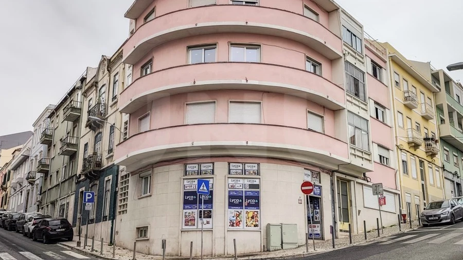 Apartamento T1 para Venda em Campolide