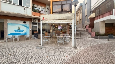 Negócio para Cedência de Quotas em Santa Iria de Azoia, São João da Talha e Bobadela