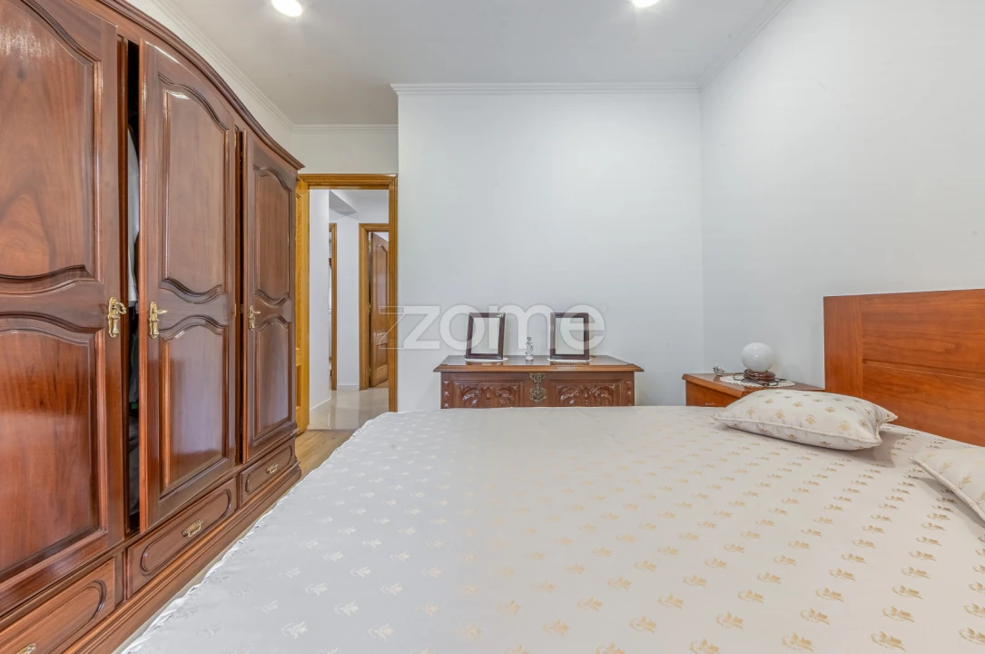 Apartamento T3 para Venda em Alfragide Foto 21