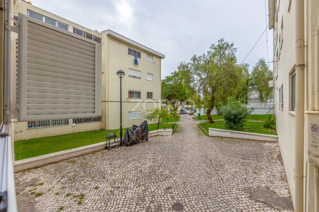 Apartamento T3 para Venda em Alfragide Foto 22