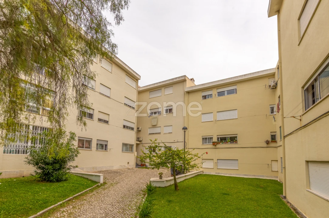 Apartamento T3 para Venda em Alfragide Foto 2