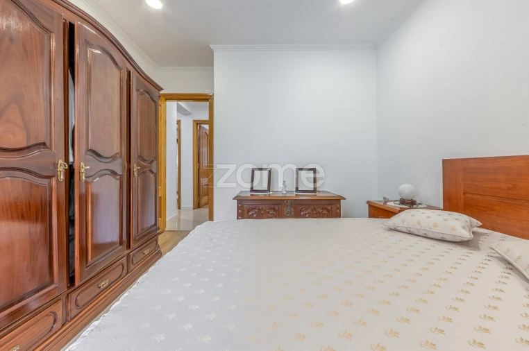 Apartamento T3 para Venda em Alfragide Foto 21