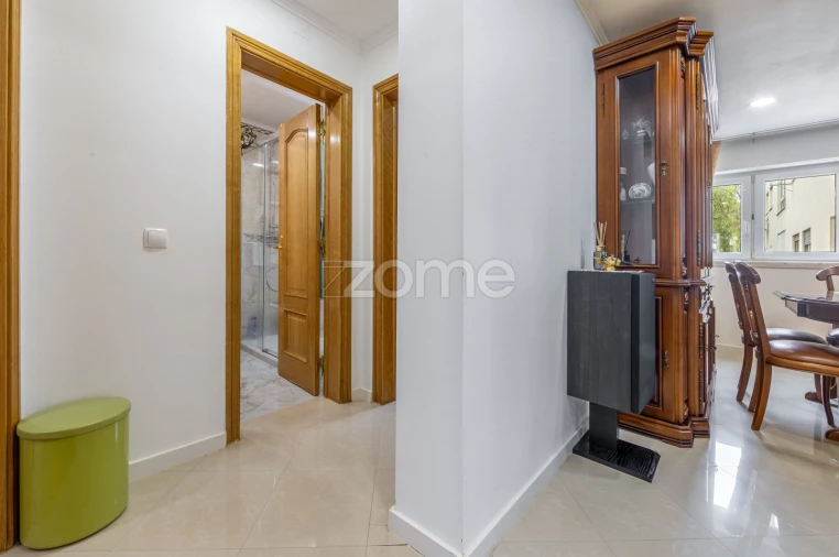 Apartamento T3 para Venda em Alfragide Foto 11