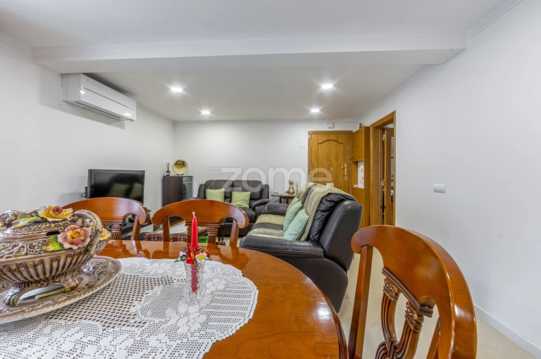 Apartamento T3 para Venda em Alfragide Foto 7