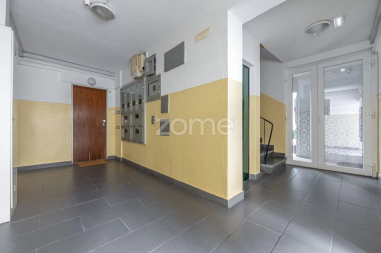 Apartamento T3 para Venda em Alfragide Foto 4