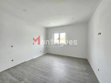 Apartamento T3 para Venda em Alto do Seixalinho, Santo André e Verderena