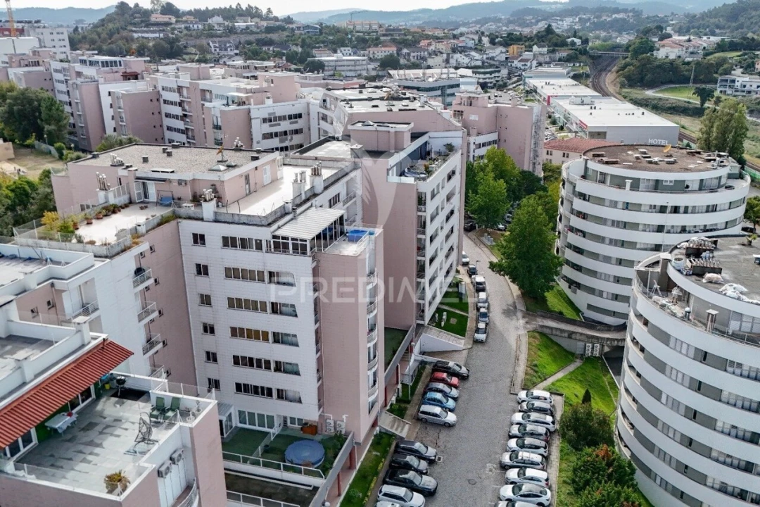 Apartamento T3 para Venda em Ferreiros e Gondizalves Foto 34