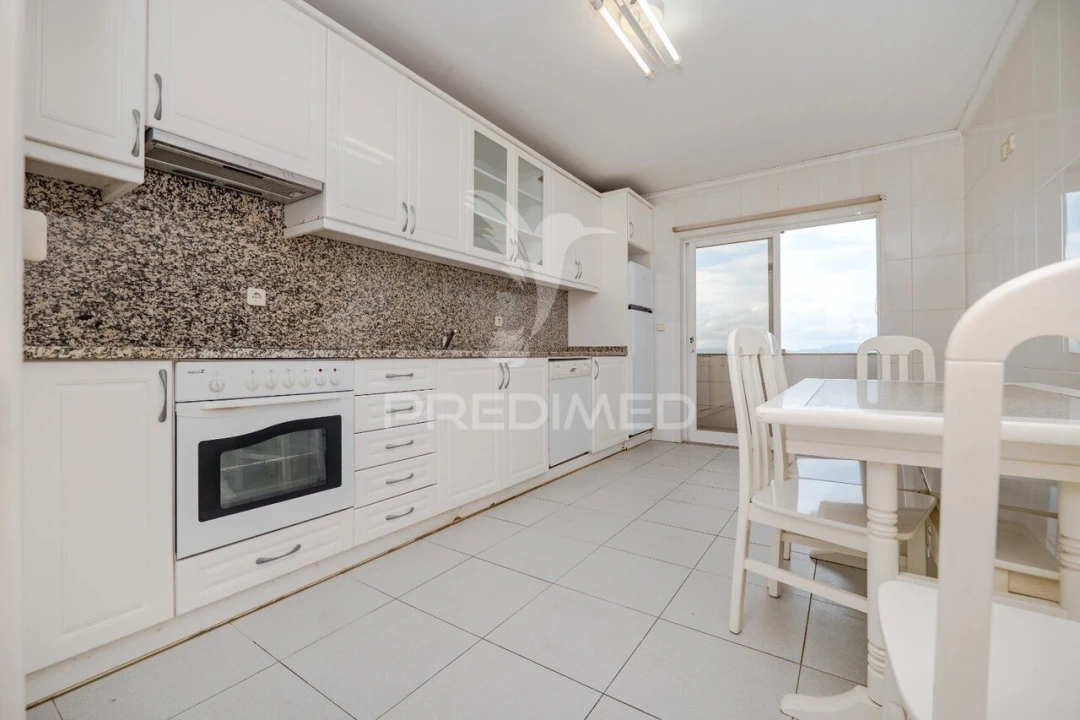 Apartamento T3 para Venda em Ferreiros e Gondizalves Foto 14