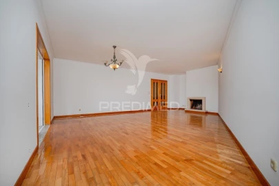 Apartamento T3 para Venda em Ferreiros e Gondizalves