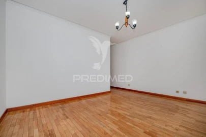 Apartamento T3 para Venda em Ferreiros e Gondizalves