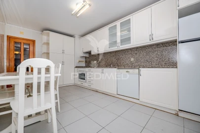 Apartamento T3 para Venda em Ferreiros e Gondizalves