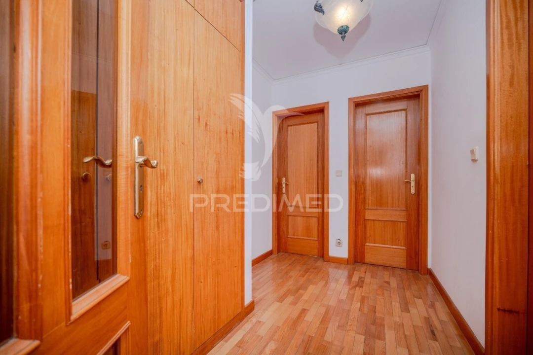 Apartamento T3 para Venda em Ferreiros e Gondizalves Foto 4