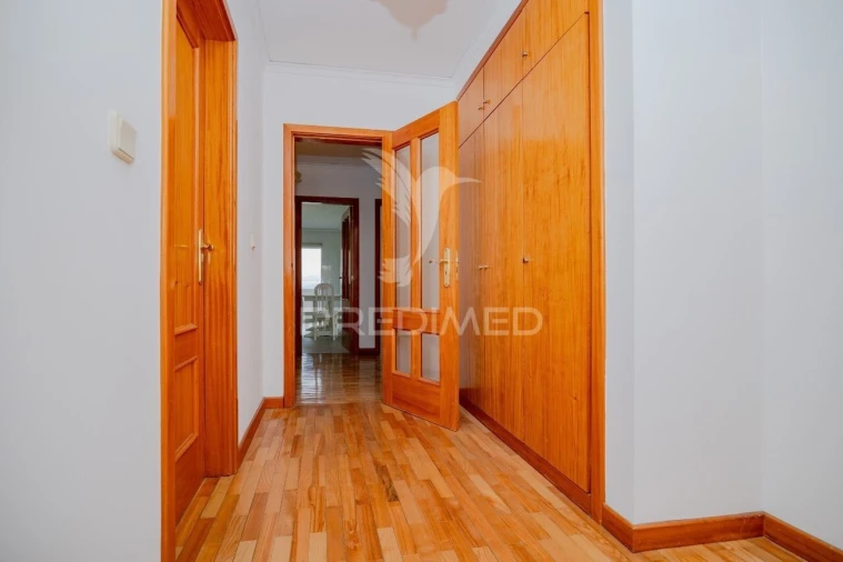 Apartamento T3 para Venda em Ferreiros e Gondizalves Foto 17