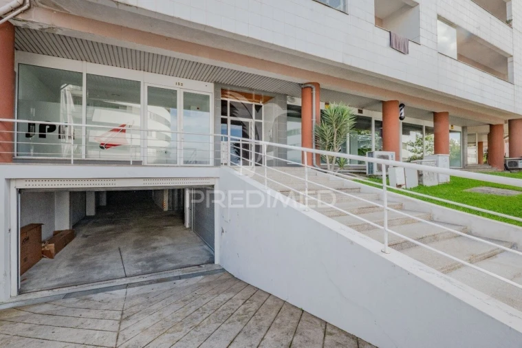 Apartamento T3 para Venda em Ferreiros e Gondizalves Foto 2