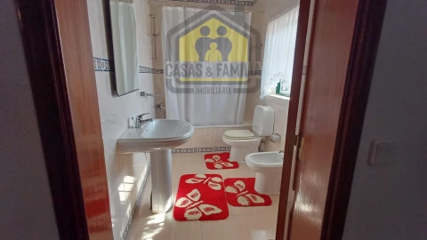 Moradia T5 para Venda em Nossa Sra de Fatima