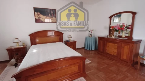 Moradia T5 para Venda em Nossa Sra de Fatima