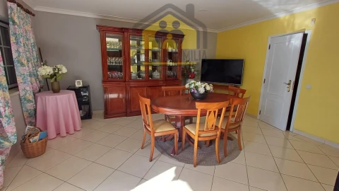 Moradia T5 para Venda em Nossa Sra de Fatima