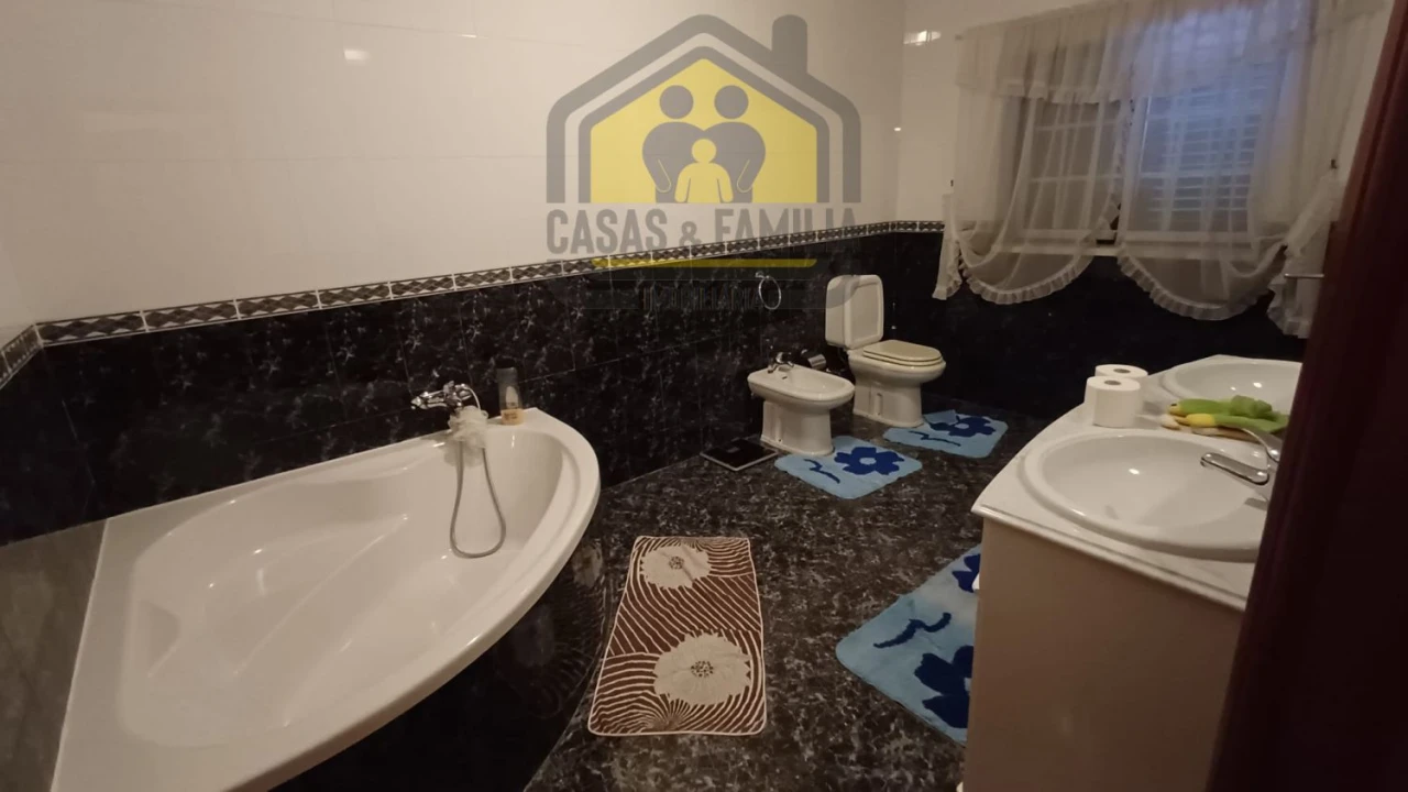 Moradia T5 para Venda em Nossa Sra de Fatima Foto 27