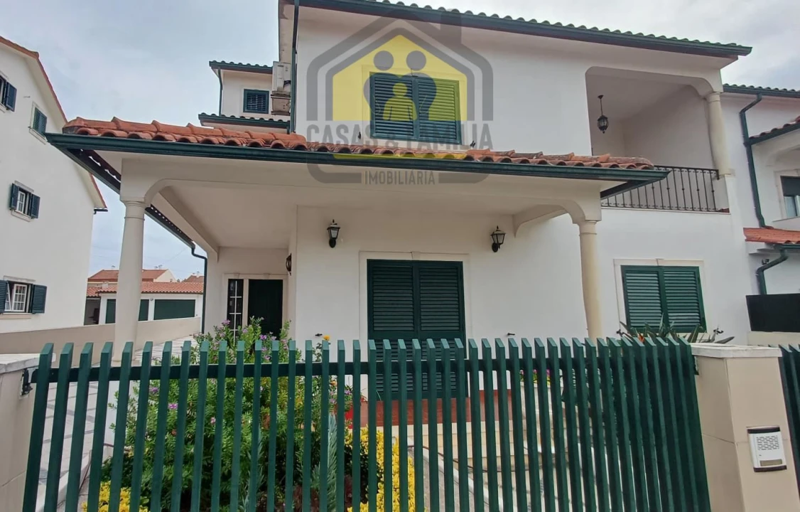 Moradia T5 para Venda em Nossa Sra de Fatima Foto 2