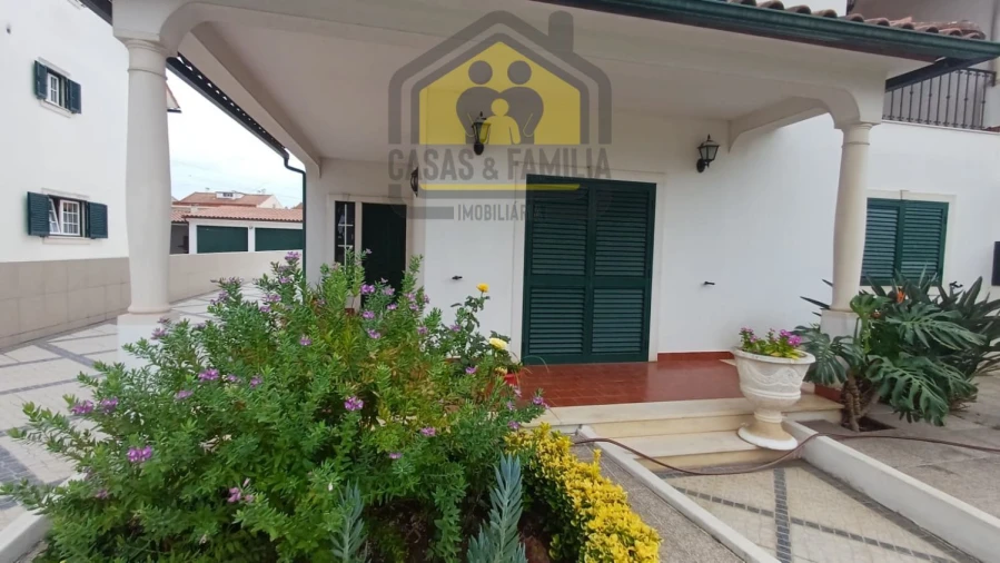 Moradia T5 para Venda em Nossa Sra de Fatima Foto 3