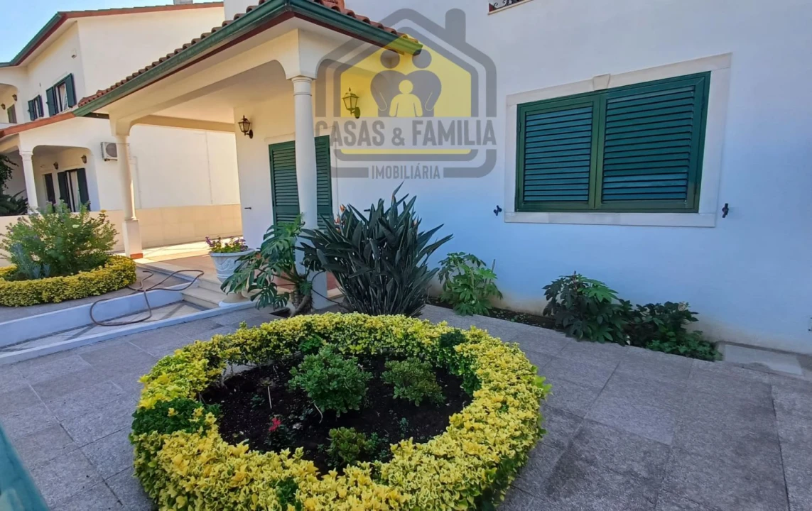 Moradia T5 para Venda em Nossa Sra de Fatima Foto 6