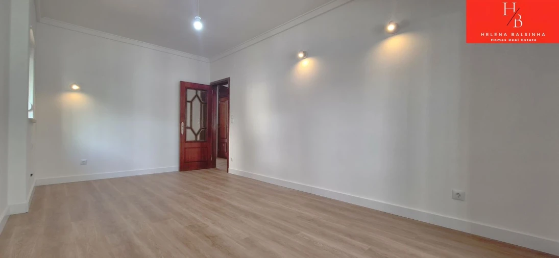 Apartamento T2 para Venda em Odivelas Foto 9