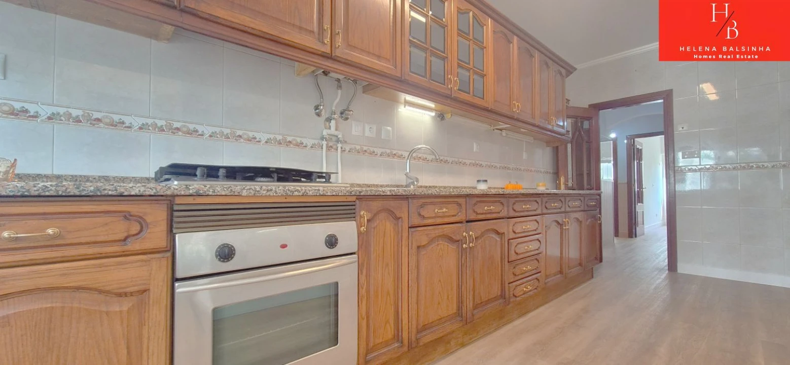 Apartamento T2 para Venda em Odivelas Foto 2