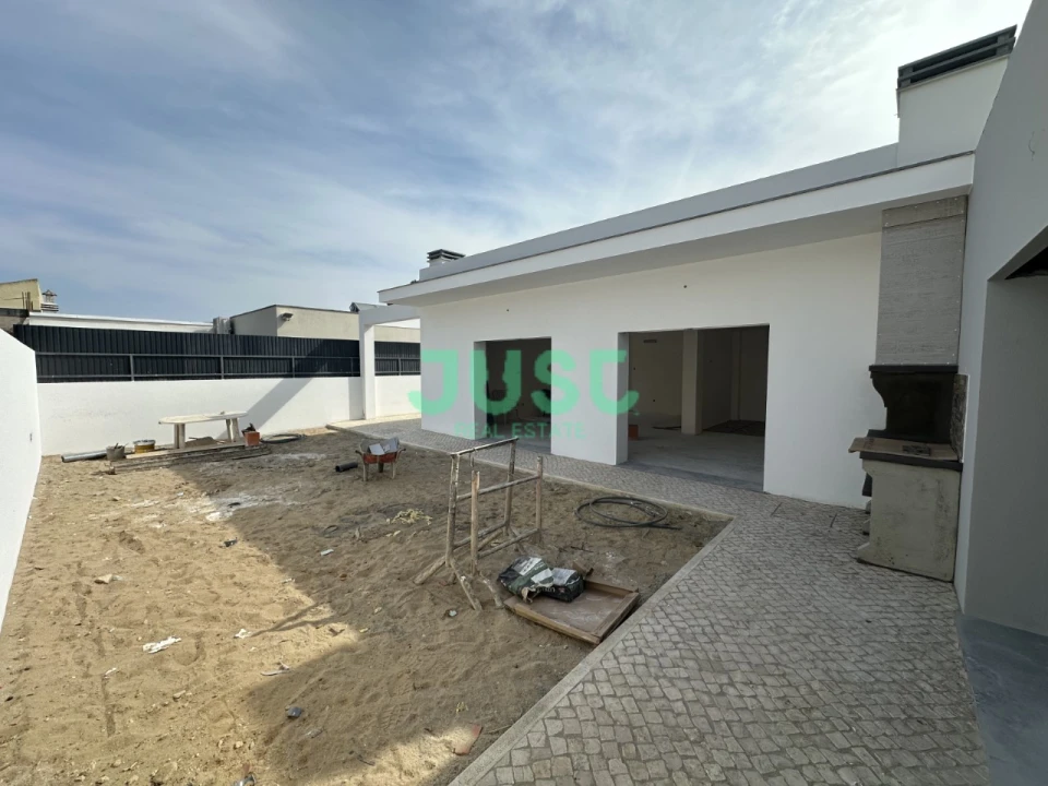 Moradia T3 para Venda em Fernao Ferro Foto 3