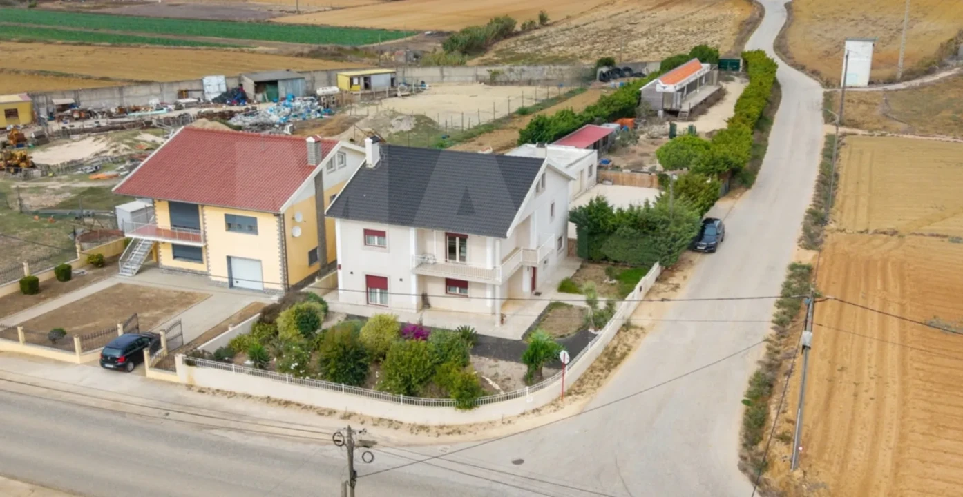 Moradia T5 para Venda em Atouguia da Baleia Foto 1