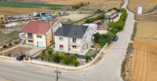 Moradia T5 para Venda em Atouguia da Baleia