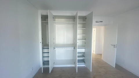 Moradia T4 para Venda em Fernao Ferro