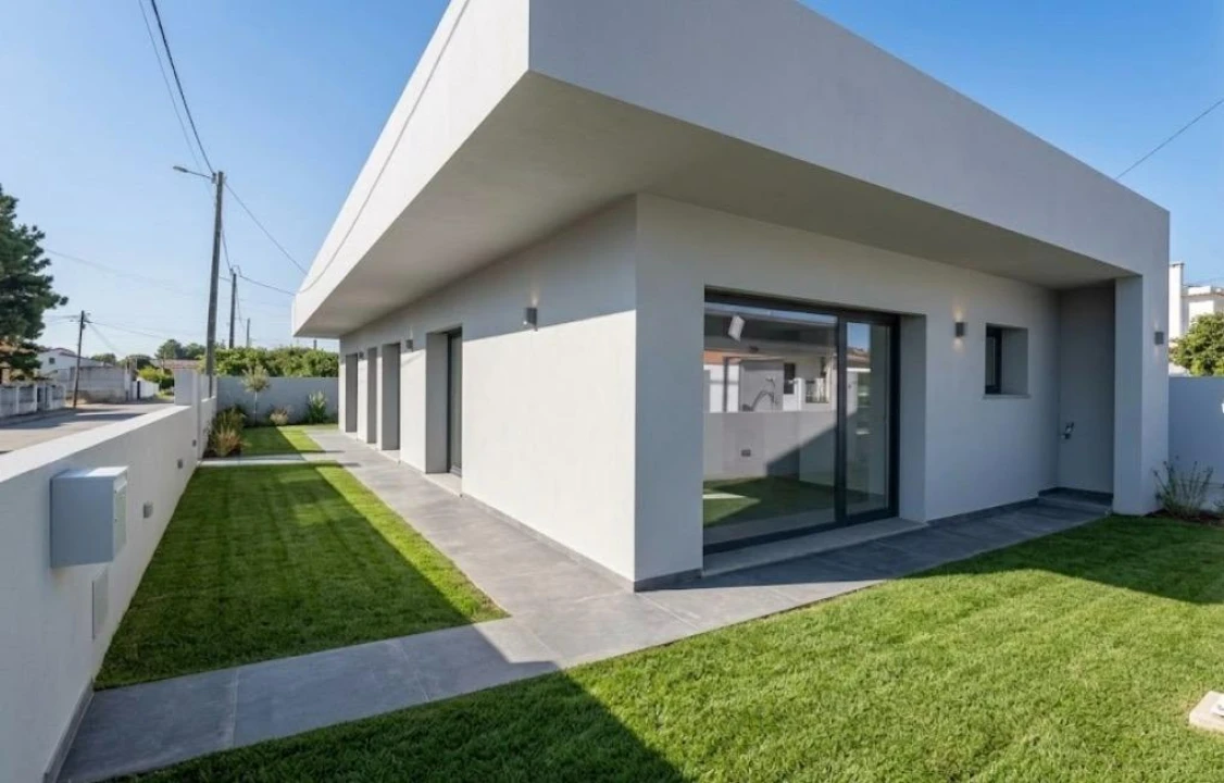 Moradia T4 para Venda em Fernao Ferro Foto 1