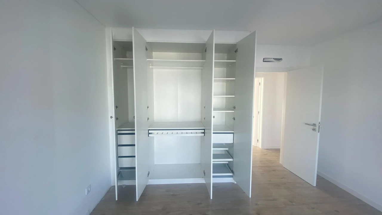 Moradia T4 para Venda em Fernao Ferro Foto 34